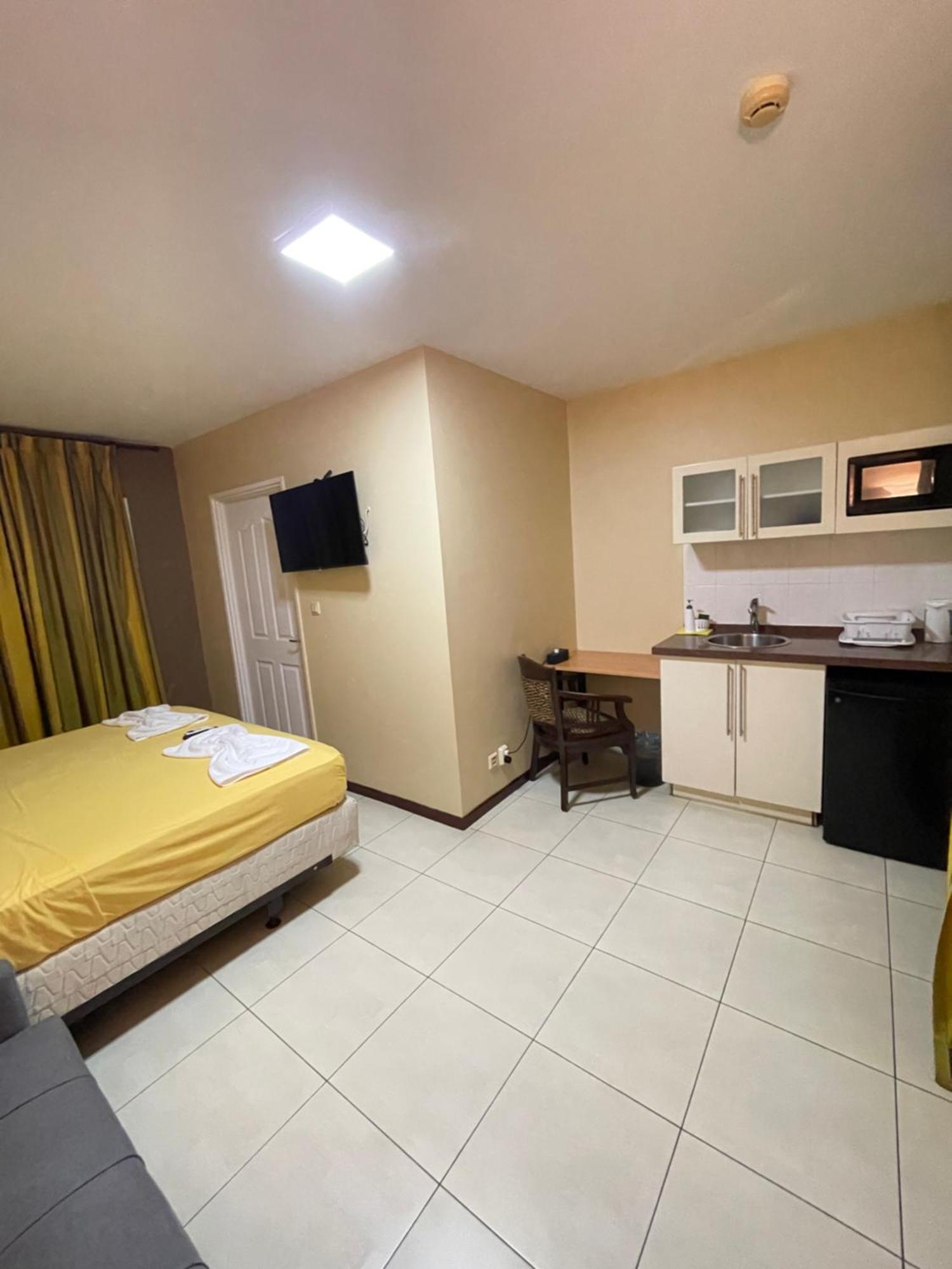 101 Suites Paramaribo Exterior foto
